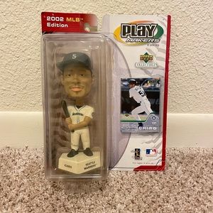 2002 ICHIRO Seattle Mariners Play Makers Upper‎ Deck Bobble head
